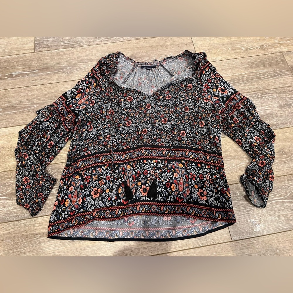 American Eagle Floral Long Sleeve Top